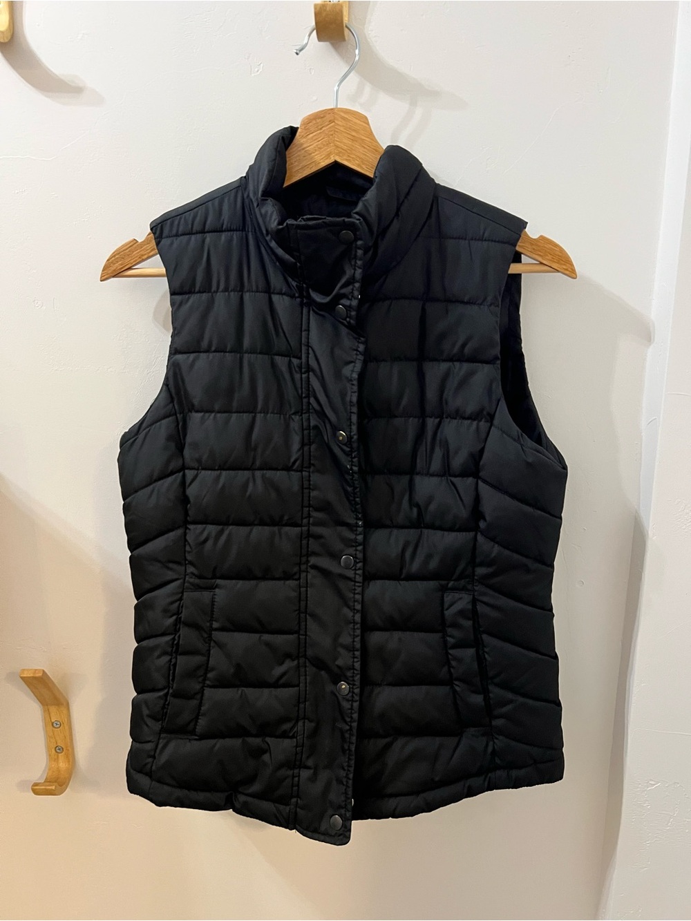 Gap Black Zip Up Puffer Vest